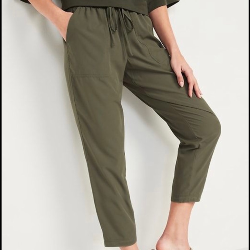 Old Navy active crop high rise pant - Picture 5 of 7